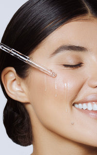 Solução de cuidados faciais hidratantes e rejuvenescedores da pele